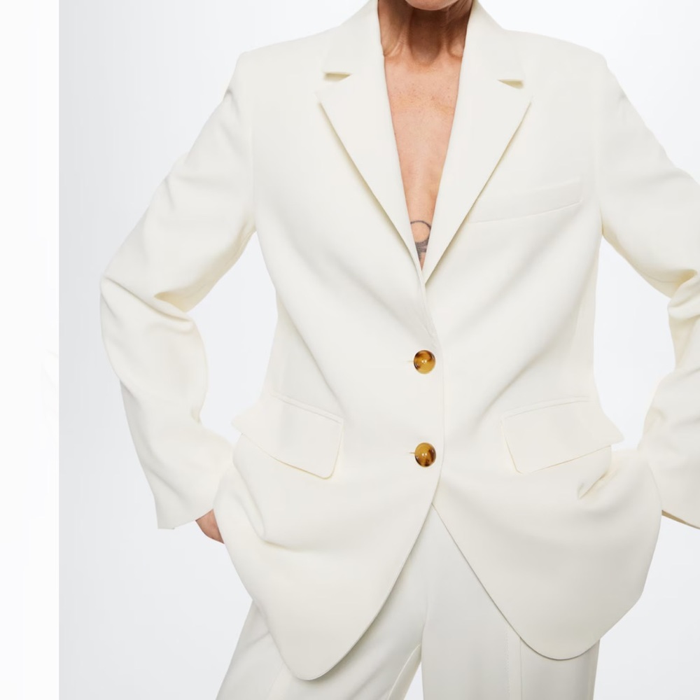White Mango Structured Suit Blazer - NWOT (no buttons on sleeves)